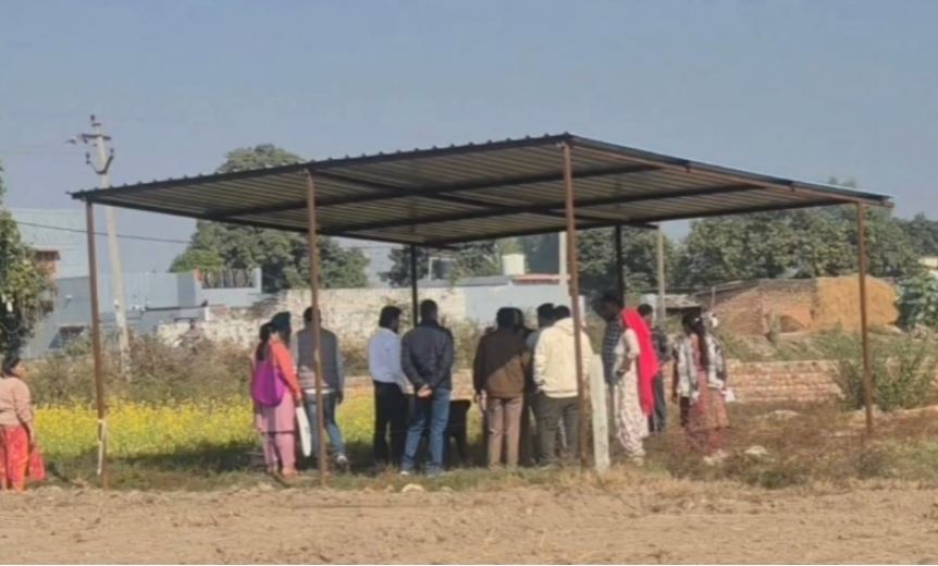 रामनगर: कंदला गाँव में राजस्व टीम के साथ अभद्रता, सरकारी दस्तावेज फाड़े गए