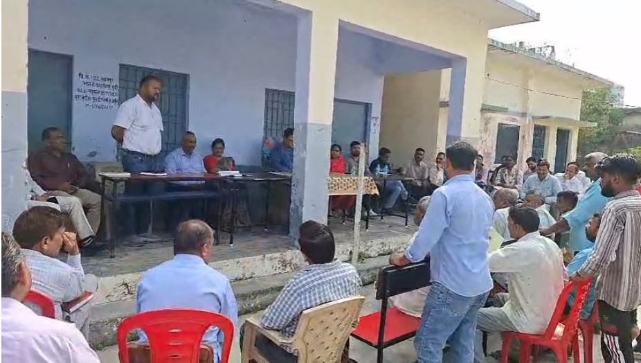 लक्सर में सरकार जनता के द्वार कार्यक्रम, ग्रामीणों ने उठाई राशन और पेयजल समस्या