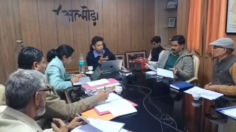 अल्मोड़ा में स्वास्थ्य व्यवस्था सुधार: रेफरल मॉनिटरिंग समिति से बेहतर सेवाओं का लक्ष्य