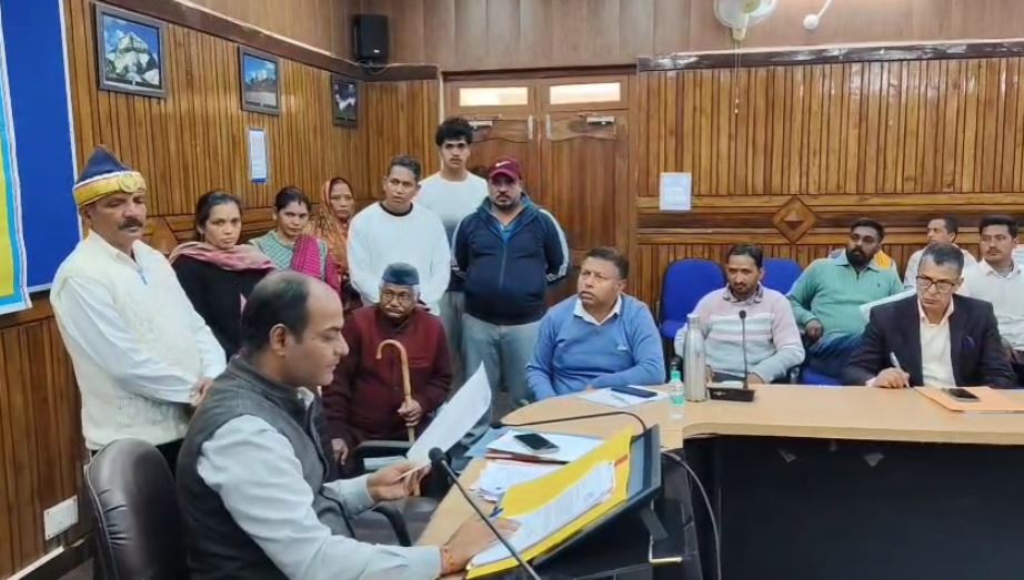 जनता से सीधे संवाद की अनोखी पहल — डीएम मनीष कुमार का जनता मिलन बना मिसाल