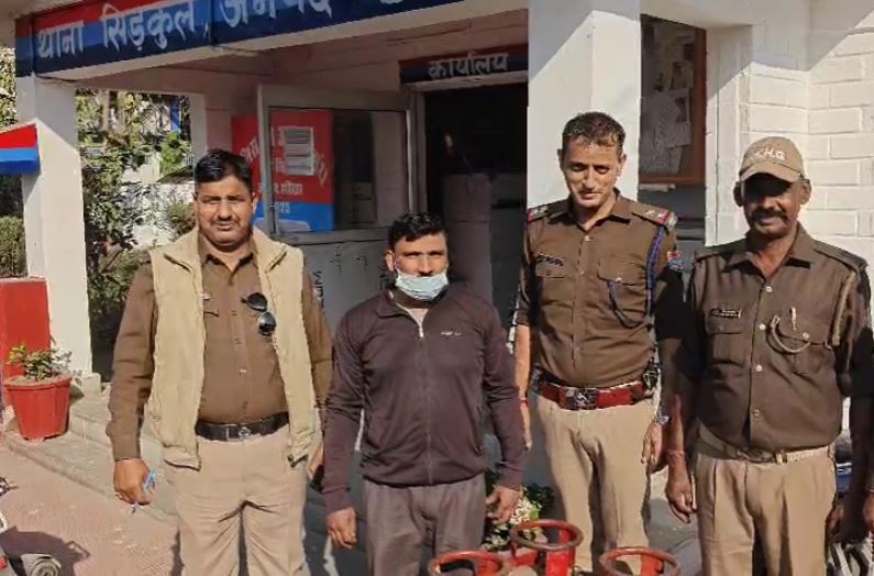 सिडकुल पुलिस ने रोशनपुरी-रावली में अवैध एलपीजी सिलेंडर जब्त, आरोपी गिरफ्तार