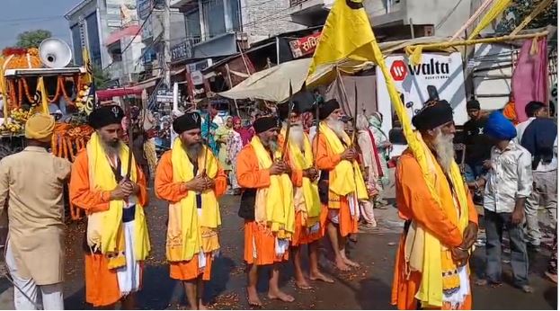 सितारगंज में गुरु नानक देव जी का 556वां प्रकाश पर्व धूमधाम से मनाया गयाभव्य नगर कीर्तन में उमड़ी संगत, पुलिस ने की पुख्ता सुरक्षा व्यवस्था