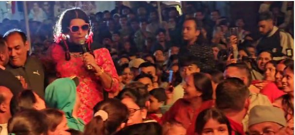 49वें श्री कुंजापुरी पर्यटन एवं विकास मेला की सांस्कृतिक संध्या में सुनील ग्रोवर का जलवा