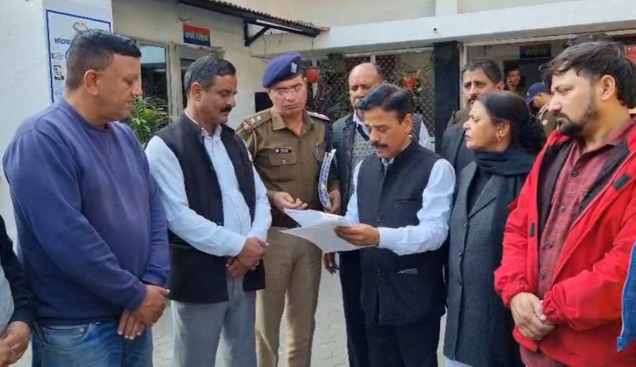 हल्द्वानी: कांग्रेस कार्यकर्ताओं ने भाजपा पदाधिकारी के बयान के खिलाफ तहरीर दी