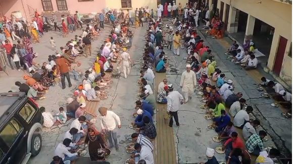 लालकुआँ में श्री गुरु नानक देव जी के प्रकाश पर्व पर भव्य आयोजन, 2 हजार से अधिक लोगों ने चखा लंगर