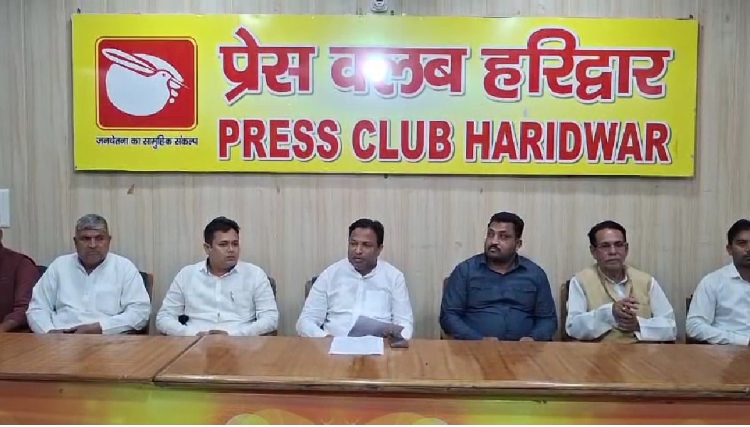 हरिद्वार ग्रामीण से कांग्रेस नेता मुकर्रम अंसारी का फूटा गुस्सा, बोले – “हरिद्वार पर हुई बयानबाज़ी पर विधायक चुप क्यों रहे