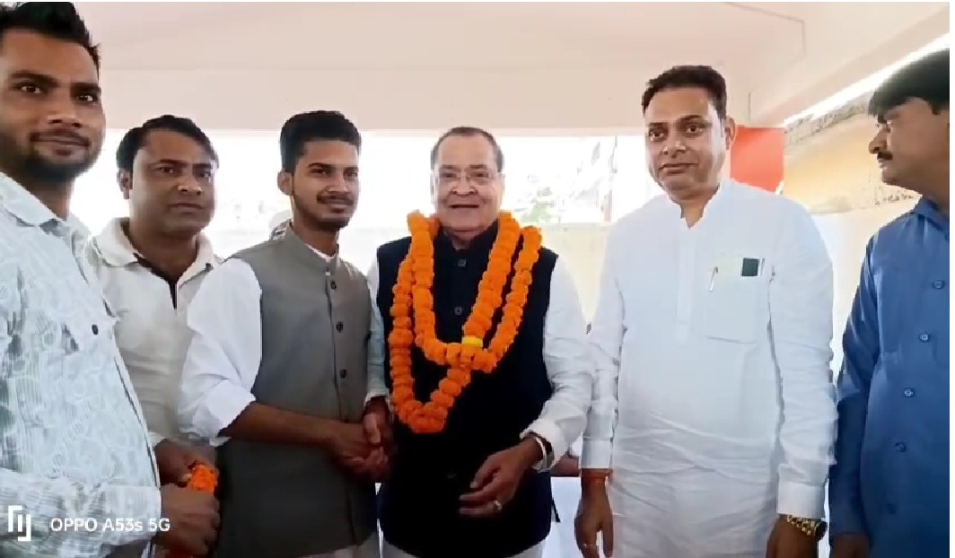 खटीमा में शहीदों को दी श्रद्धांजलि, कांग्रेस नेताओं ने स्थापना दिवस पर उठाए विकास के सवाल