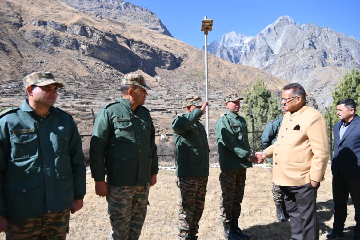 माणा पहुंचे ग्राम्य विकास मंत्री गणेश जोशी, सेना के जवानों व ग्रामीणों से की मुलाकात