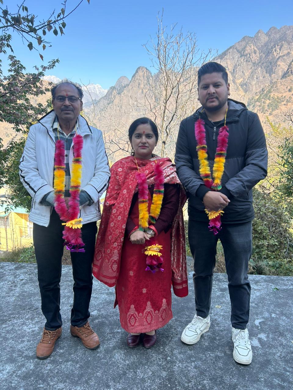 ज्योतिर्मठ: सहकारी बैंक के चर्चित चुनाव में वर्षा भुजवान निर्विरोध अध्यक्ष चुनी गईं