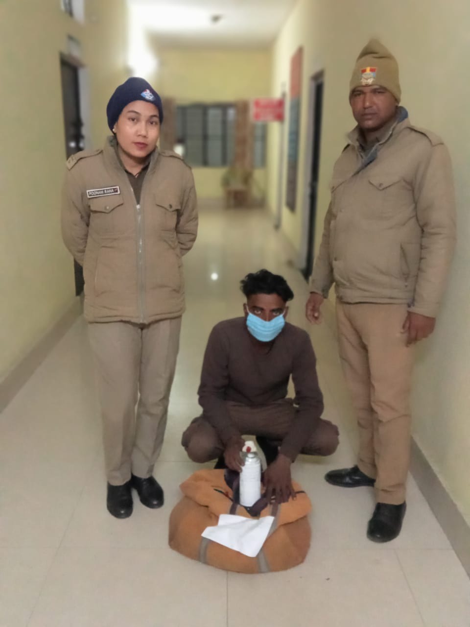 नैनीताल: एसएसपी के निर्देश पर अवैध शराब कारोबारियों पर शिकंजा, चोरगलिया पुलिस ने युवक को गिरफ्तार