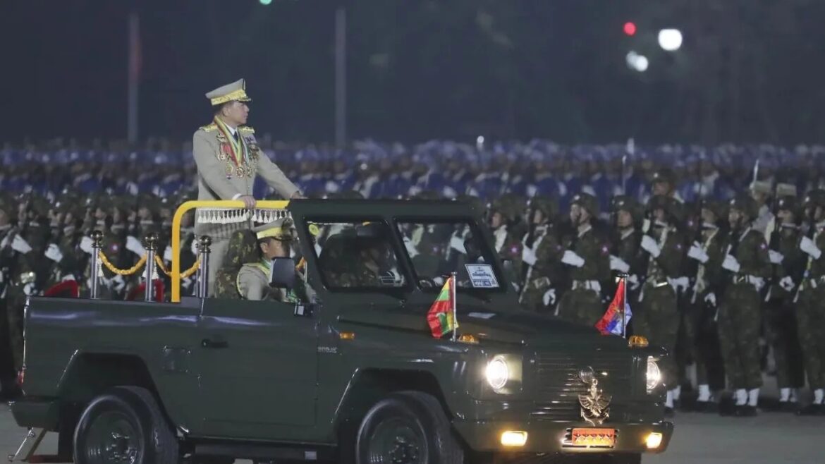 म्यांमार में सैन्य शासन ने रिहा किए 3000 से अधिक कैदी, 5500 पर लगे आरोप वापस