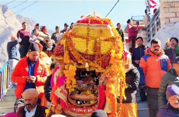 बद्रीनाथ धाम में नित्य पूजाओं का दायित्व देवताओं के पास, शीतकालीन दर्शन शुरू