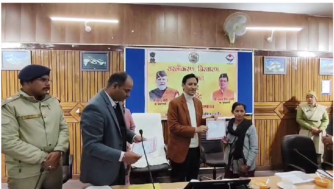 चंपावत में मुख्यमंत्री दीपक रावत की महत्वपूर्ण बैठक, विकास योजनाओं और नवाचारों की विस्तृत समीक्षा