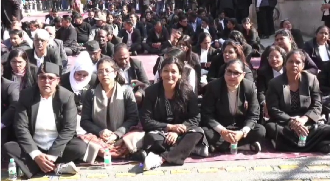 देहरादून में वकीलों का आंदोलन तेज, रैली और प्रदर्शन से कई मार्ग हुए जाम