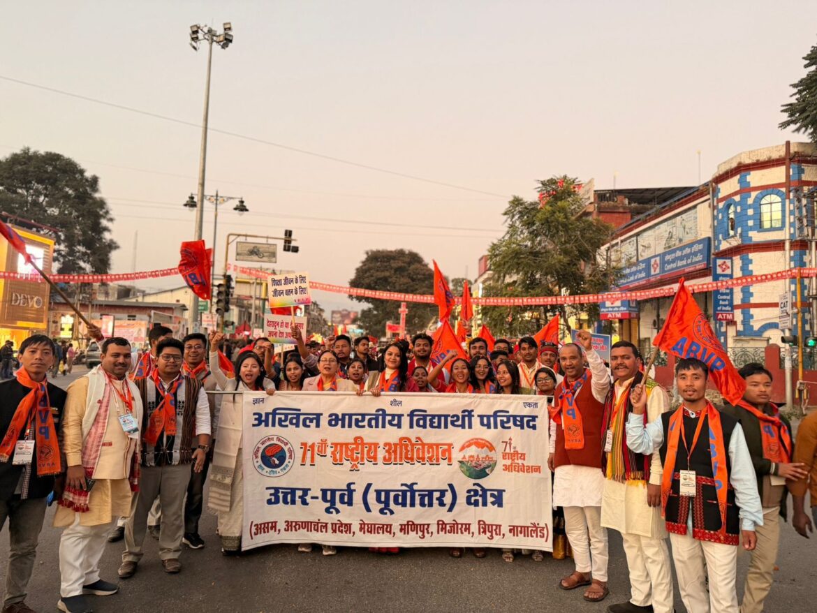 देहरादून में एबीवीपी की भव्य शोभायात्रा, मुख्यमंत्री पुष्कर सिंह धामी ने किया स्वागत