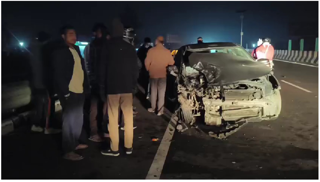 पांवटा–देहरादून राष्ट्रीय राजमार्ग पर सड़क हादसा: बोलोरो और बलेनो की आमने-सामने भिड़ंत, ड्राइवर गंभीर घायल