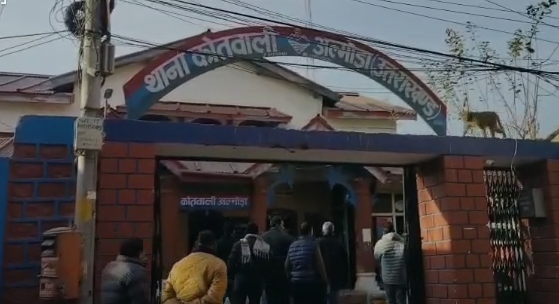 बिजली चोरी की जांच में बाधा, विभागीय अधिकारी से मारपीट