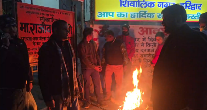 हरिद्वार में ठंड के मद्देनज़र प्रशासन अलर्ट, डीएम मयूर दीक्षित ने रैन बसेरों व अलाव व्यवस्थाओं का लिया जायजा