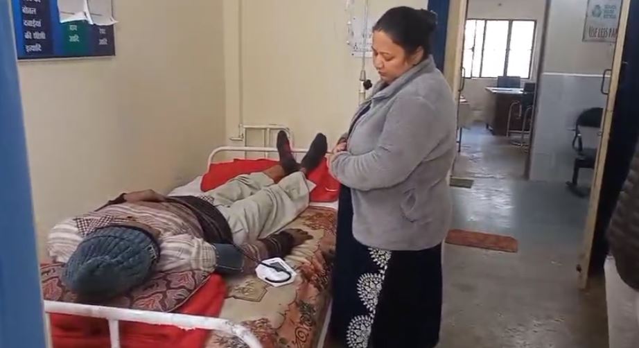 चंपावत: बाराकोट में गुलदार का आतंक, ग्रामीण पर हमला, बाल-बाल बची जान