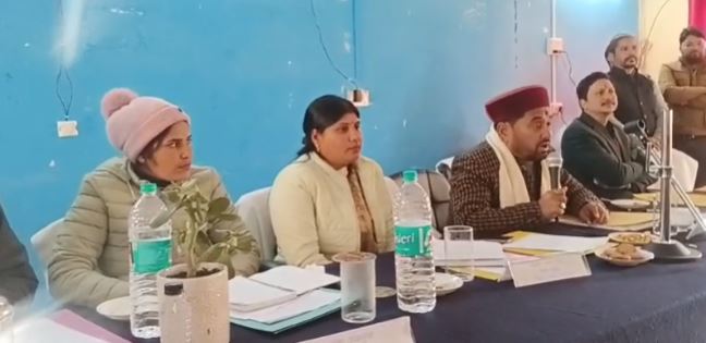 भटवाड़ी विकास खंड की पहली बैठक में जनसमस्याओं पर हंगामा, डीएम ने दिए सख्त निर्देश