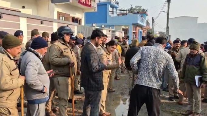 सुप्रीम कोर्ट के आदेश पर वन विभाग की भूमि चिन्हांकन कार्रवाई जारी, स्थानीय लोग भड़के