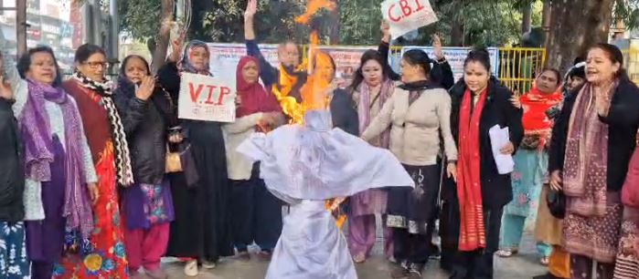 अंकिता भंडारी हत्याकांड में ‘वीआईपी एंगल’ पर सियासत तेज, महिला कांग्रेस का प्रदर्शन