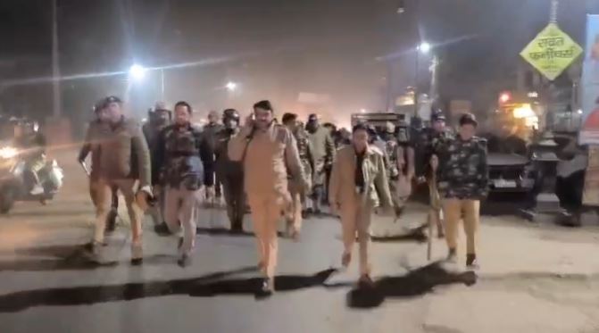 सुप्रीम कोर्ट आदेश के विरोध में जनता ने राजमार्ग और रेल मार्ग किया अवरुद्ध, पुलिस ने बहाली की व्यवस्था