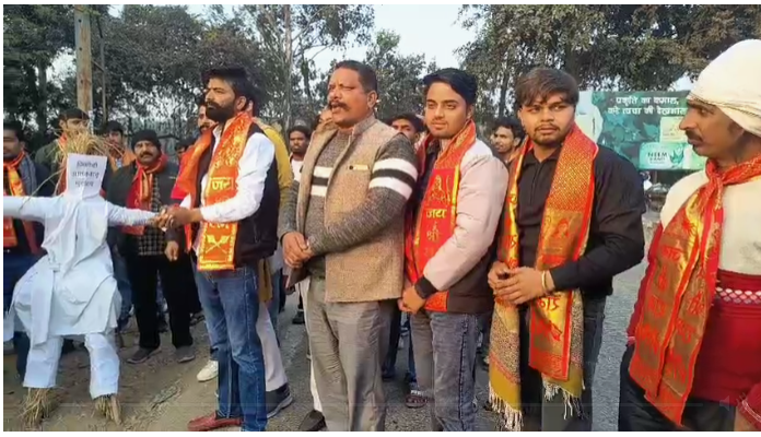 मंगलौर में बांग्लादेश में हिंदुओं पर अत्याचार के खिलाफ प्रदर्शन, पुतला दहन