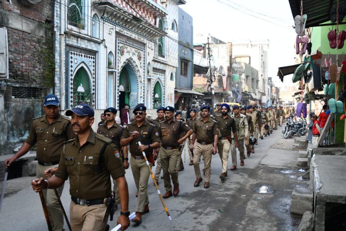 सुप्रीम कोर्ट के फैसले से पहले नैनीताल पुलिस अलर्ट, बनभूलपुरा में फ्लैग मार्च