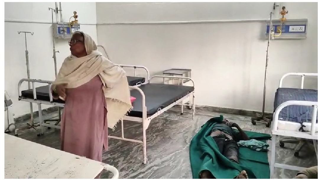 जसपुर: नशे की हालत में सड़क किनारे पड़े व्यक्ति की अस्पताल में मौत