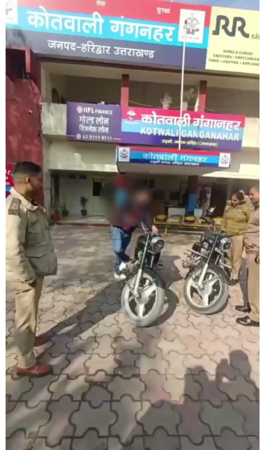 रुड़की: पटाखा फोड़ने और कानफोड़ू शोर करने वाली बुलेट बाइक पर पुलिस की कड़ी कार्रवाई