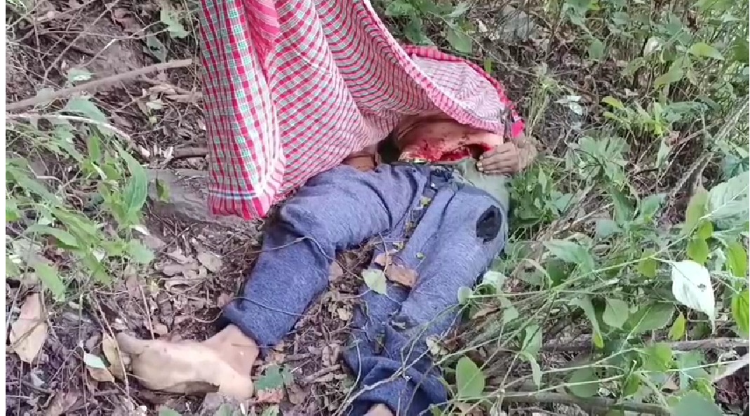 पौड़ी के गजल्ड गांव में गुलदार का हमला, एक व्यक्ति की मौत; आक्रोशित ग्रामीणों ने वन विभाग कर्मचारियों को किया बंद