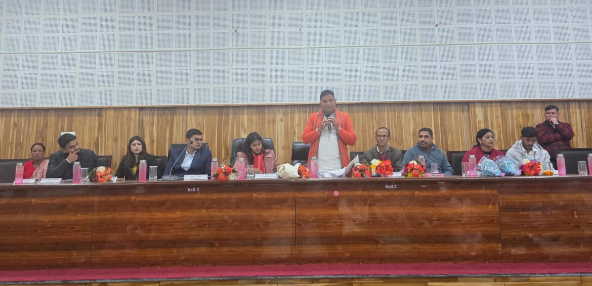 धारी ब्लॉक बीडीसी बैठक में विधायक कैड़ा ने अधिकारियों को दिए त्वरित समाधान के निर्देश