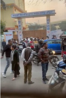 हरिद्वार में सड़क पर ताबड़तोड़ हमला: दो पक्षों की भिड़ंत का वीडियो वायरल