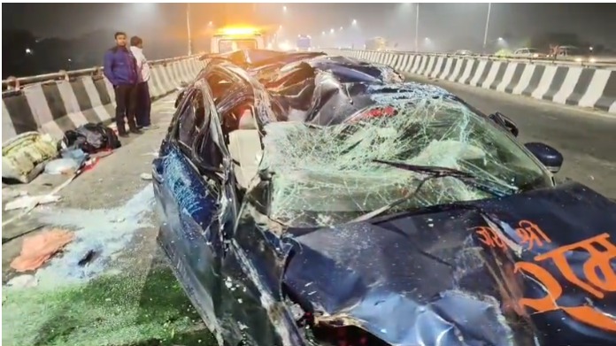 हरिद्वार में तेज रफ्तार का कहर, बलेनो कार जनरेटर से टकराकर पलटी