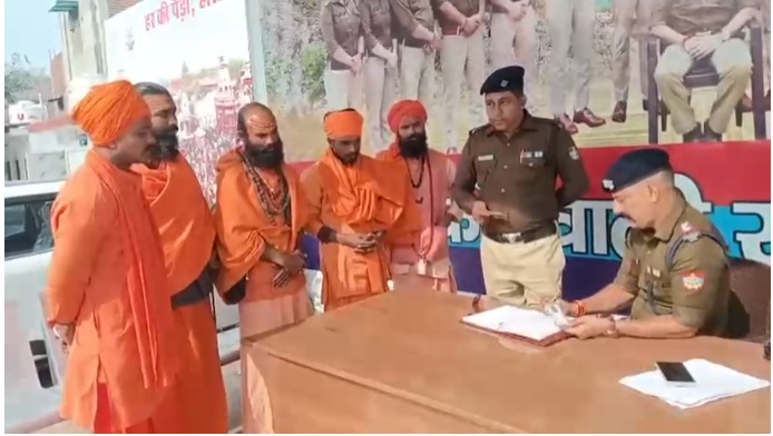 ऊधम सिंह नगर पुलिस ने ऑपरेशन कालनेमि में संदिग्ध बाबाओं को हिरासत में लिया