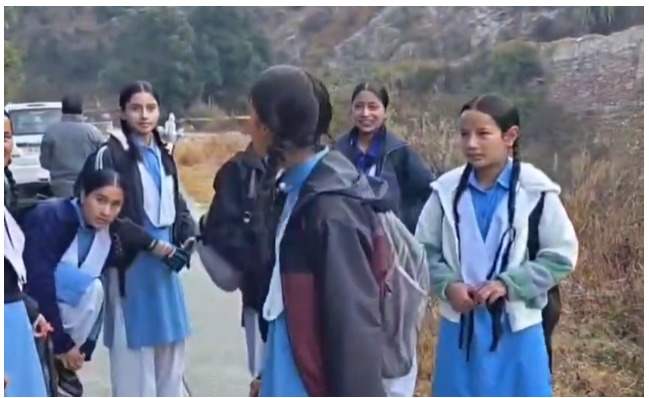 लोहाघाट में गुलदार का आतंक बढ़ा – बच्चों की जान पर बन आया खतरा