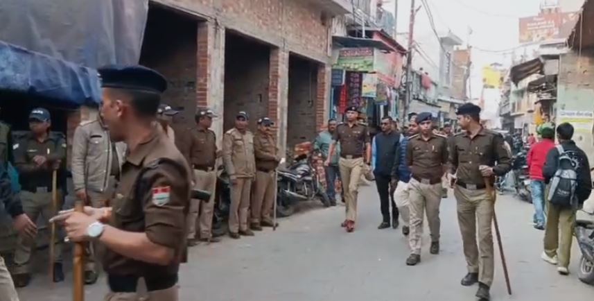 खटीमा में प्रशासन का सघन अभियान, शांति व्यवस्था व नियमों की जांचमेडिकल स्टोर, मिठाई दुकानों और बिजली कनेक्शन की जांच के साथ नशा तस्करों पर सर्चिंग