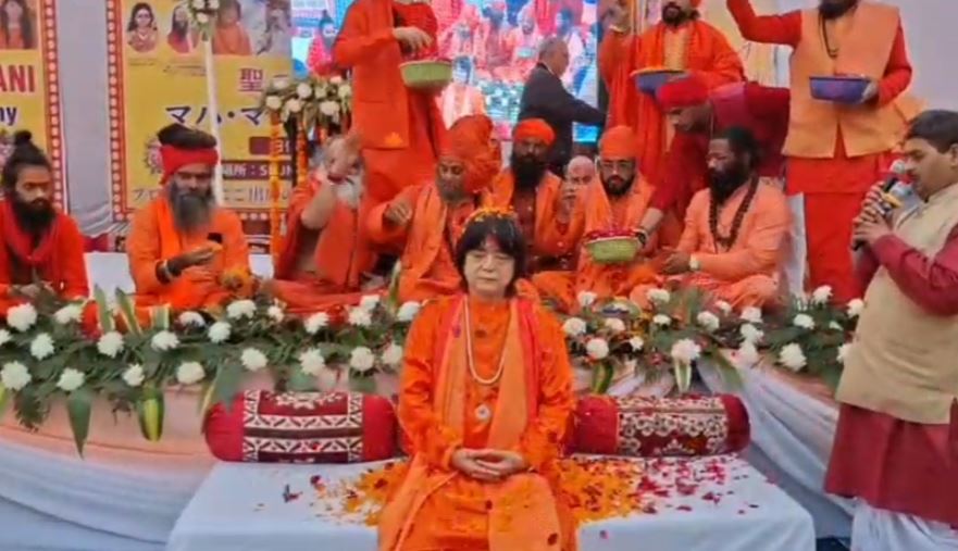 हरिद्वार के निरंजनी अखाड़े में जापानी संत को महामंडलेश्वर की उपाधिआदित्यानंदपुरी ने भारत में योग साधना सीखकर सनातन संस्कृति का प्रचार किया