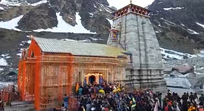 उत्तराखंड में शीतकालीन चारधाम यात्रा को मिल रहा बढ़ावा, अब तक 7,990 श्रद्धालुओं ने किए दर्शन