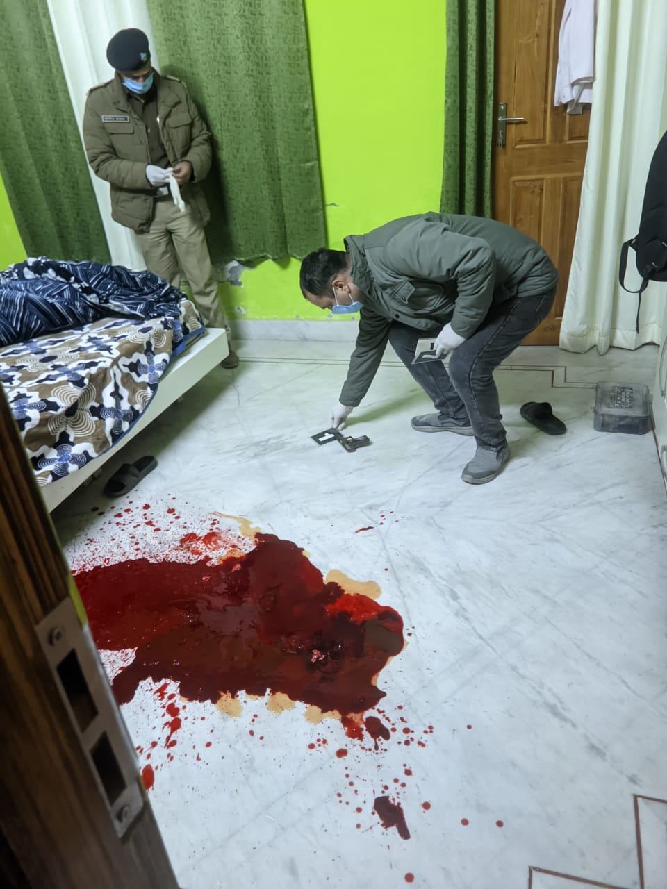 विकासनगर में प्रतिष्ठित वकील के बेटे ने की आत्महत्या, इलाके में हड़कंप