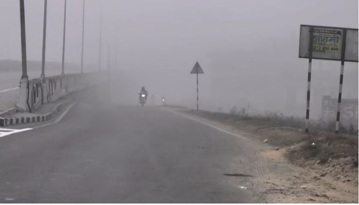 उत्तराखंड में सर्दी का कहर, मैदानी इलाकों में कोहरा और शीतलहर का प्रकोप