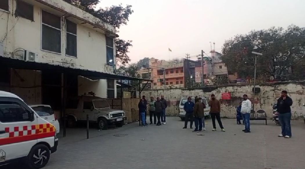 हरिद्वार में दर्दनाक हादसा: पार्किंग शुल्क से बचने के प्रयास में गई कर्मचारी की जान