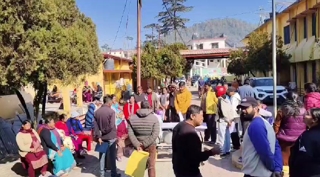 चंपावत जिला चिकित्सालय में अल्ट्रासाउंड न होने से मरीज परेशान, लोहाघाट क्षेत्र के लोगों में आक्रोश