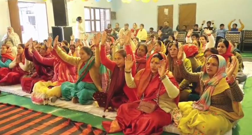 देवभूमि में उत्तरायणी संक्रांत और घुघुतियार का उत्सव, मंदिरों में गूंजे भजन-कीर्तन