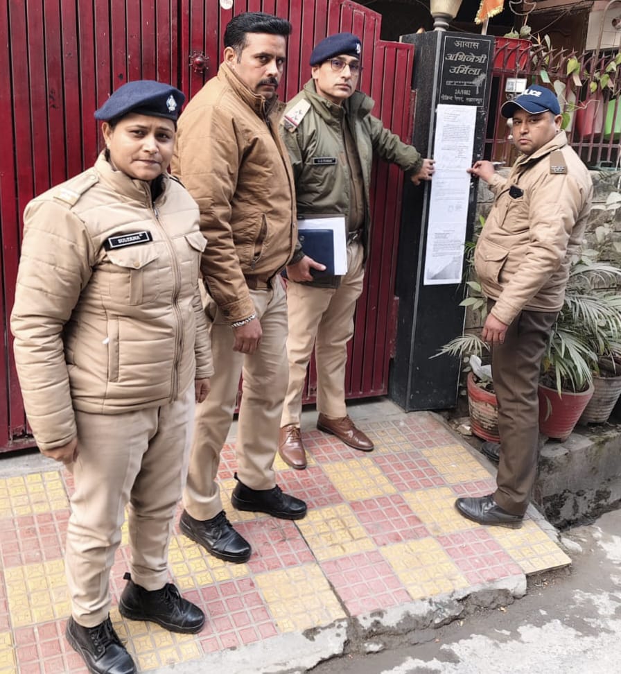 अभिनेत्री उर्मिला सनावर की मुश्किलें बढ़ीं, पुलिस ने घर पर चस्पा किए नोटिस