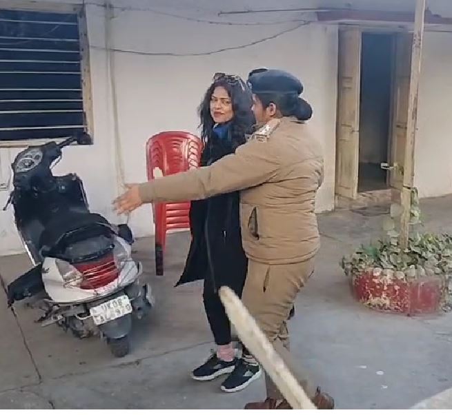 उर्मिला सनावर पुलिस जांच में कर रही पूरा सहयोग, एनबीडब्ल्यू रिकॉल की प्रक्रिया जल्द : अधिवक्ता