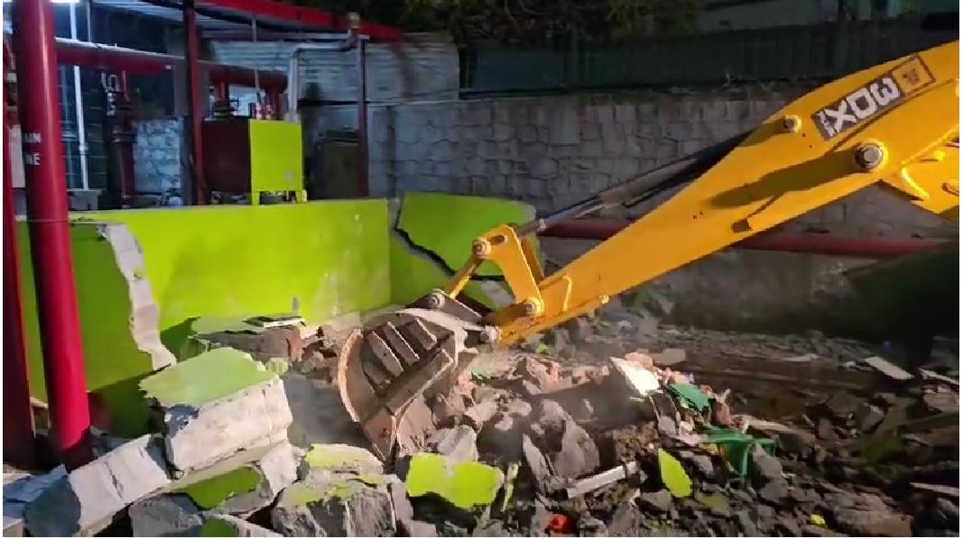 मुख्यमंत्री के निर्देश पर अवैध अतिक्रमण पर जिला प्रशासन का सख्त एक्शन