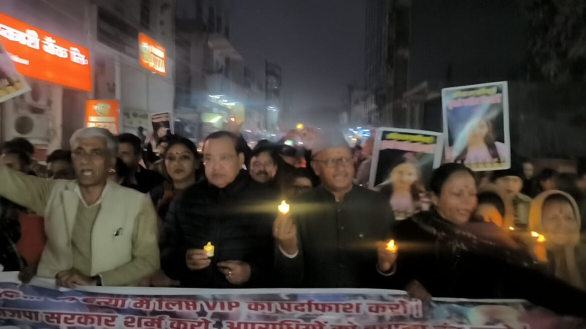 लालकुआँ: अंकिता भंडारी न्याय मांग को लेकर कांग्रेस ने हल्दूचौड़ में कैंडल मार्च किया