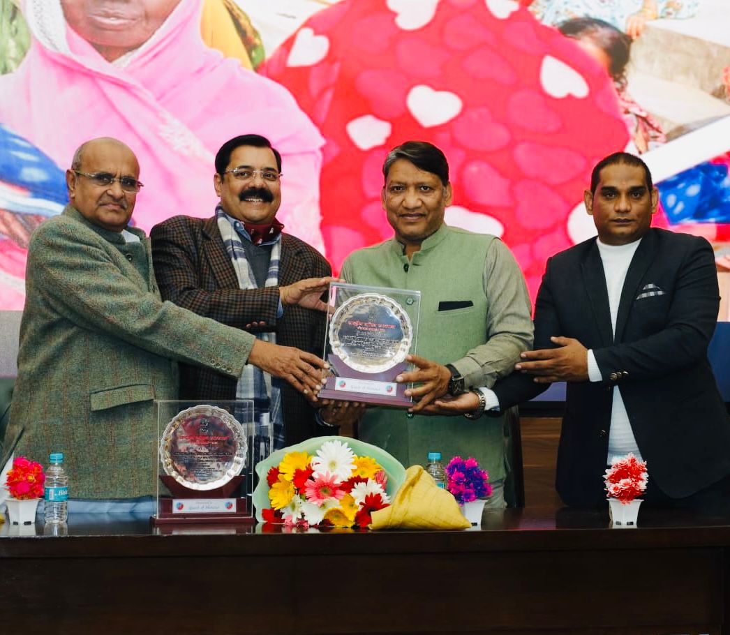 वरिष्ठ पत्रकार संजय श्रीवास्तव को राष्ट्रीय गौरव सम्मान, मानवाधिकार क्षेत्र में योगदान के लिए सम्मानित